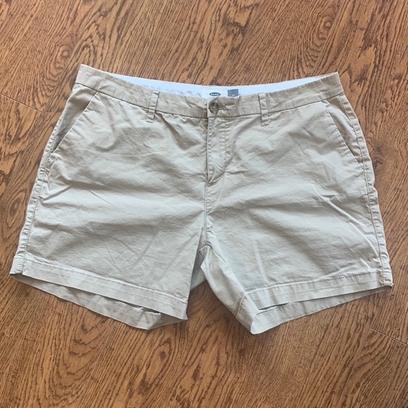 Mid-rise Everyday Short - Picture 1 of 4